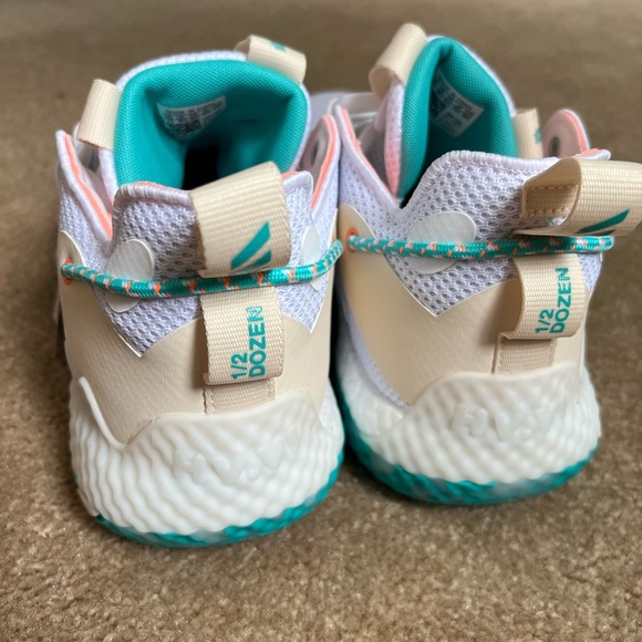 James Harden Vol 6 Basketball Sneaker - Picture 5 of 8